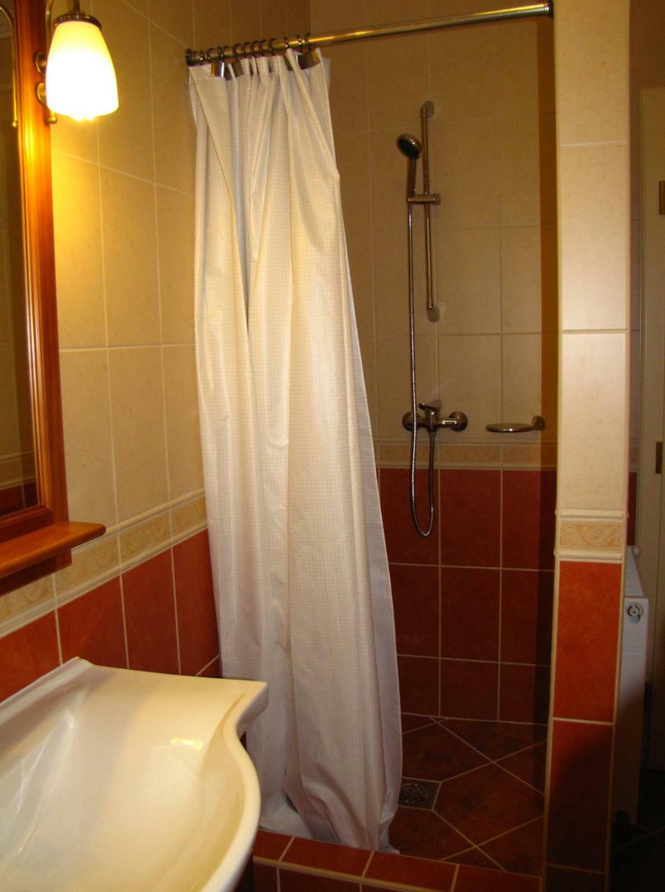 Вилла Szegfu Apartman Хайдусобосло Экстерьер фото