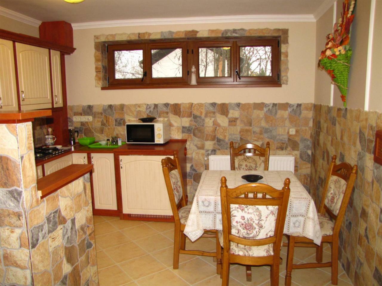 Вилла Szegfu Apartman Хайдусобосло Экстерьер фото